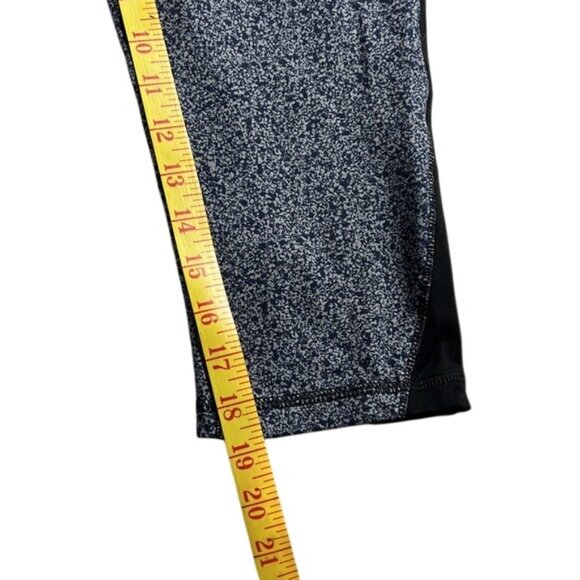 Zobha Womens L Black & White Patterned Crop Leggings - Picture 8 of 10